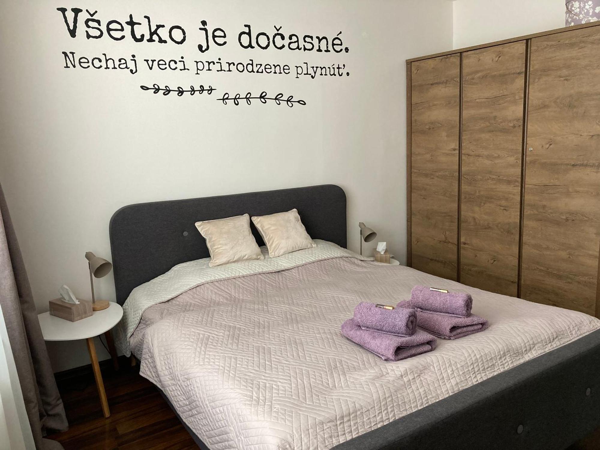 Apartman Zemplin Michalovce Eksteriør billede